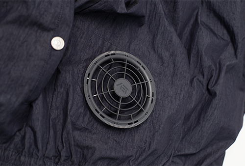 区分左右风扇与安装方向